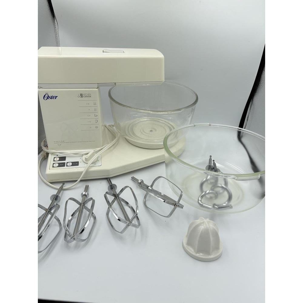 Oster Designer Kitchen Center Mixer Doughmaker Food Processor 5550-08A Working